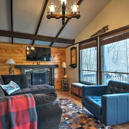 Inviting Beech Mountain Family Retreat With 3 Decks! Villa